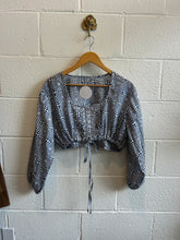 Load image into Gallery viewer, Pre-Loved Cotton Print Crop Top