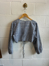 Load image into Gallery viewer, Pre-Loved Cotton Print Crop Top