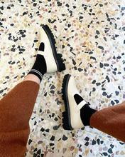 Load image into Gallery viewer, Le Bon Boyfriend Socks - noir