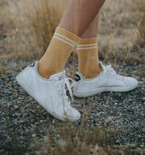 Load image into Gallery viewer, Le Bon Boyfriend Socks - butter