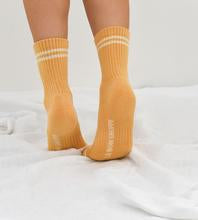 Load image into Gallery viewer, Le Bon Boyfriend Socks - butter