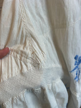 Load image into Gallery viewer, Vintage Cream Embroidered Skirt