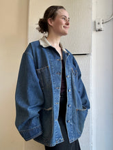 Load image into Gallery viewer, Vintage Guess Denim Work Wear Jacket