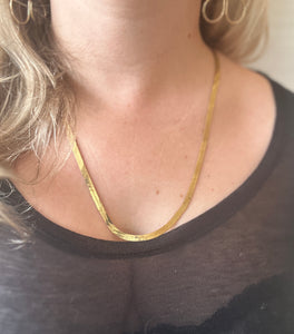 Vintage Gold Tone Monet Harringbone Necklace