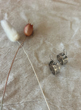Load image into Gallery viewer, Vintage Silver Hoop Earrings