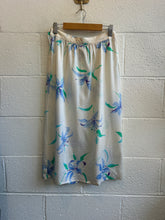 Load image into Gallery viewer, Vintage White Floral Print Skirt