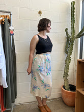 Load image into Gallery viewer, Vintage White Floral Print Skirt