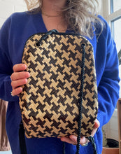 Load image into Gallery viewer, Vintage La Regale Woven Purse