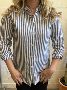 Pre-loved Grey and White Linen Button