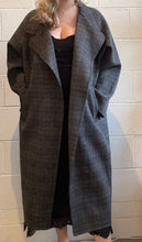Load image into Gallery viewer, Pre-Loved Vanessa Bruno Coat