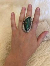Load image into Gallery viewer, Vintage Green Turquoise and Silver Navajo Ring