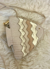 Load image into Gallery viewer, Vintage Fish Purse