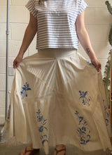 Load image into Gallery viewer, Vintage Cream Embroidered Skirt