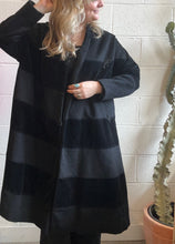 Load image into Gallery viewer, Vintage Black Winter Jacket