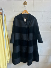 Load image into Gallery viewer, Vintage Black Winter Jacket