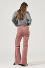 Load image into Gallery viewer, EASTCOAST FLARE CORD - ROSEWOOD